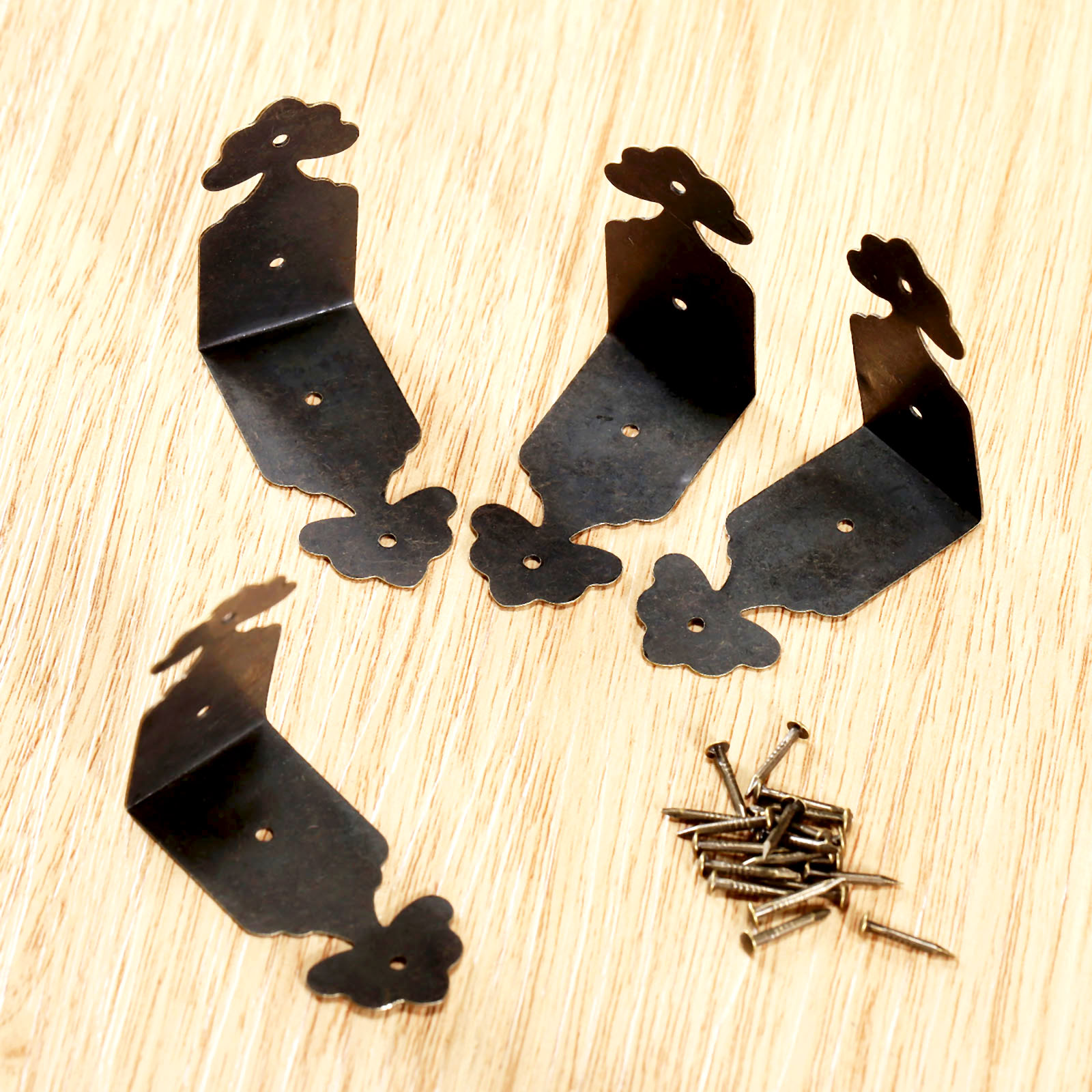 4 Pcs Decorativo Salva Angolo  - Furniture Hardware For Legs recensione e prezzo