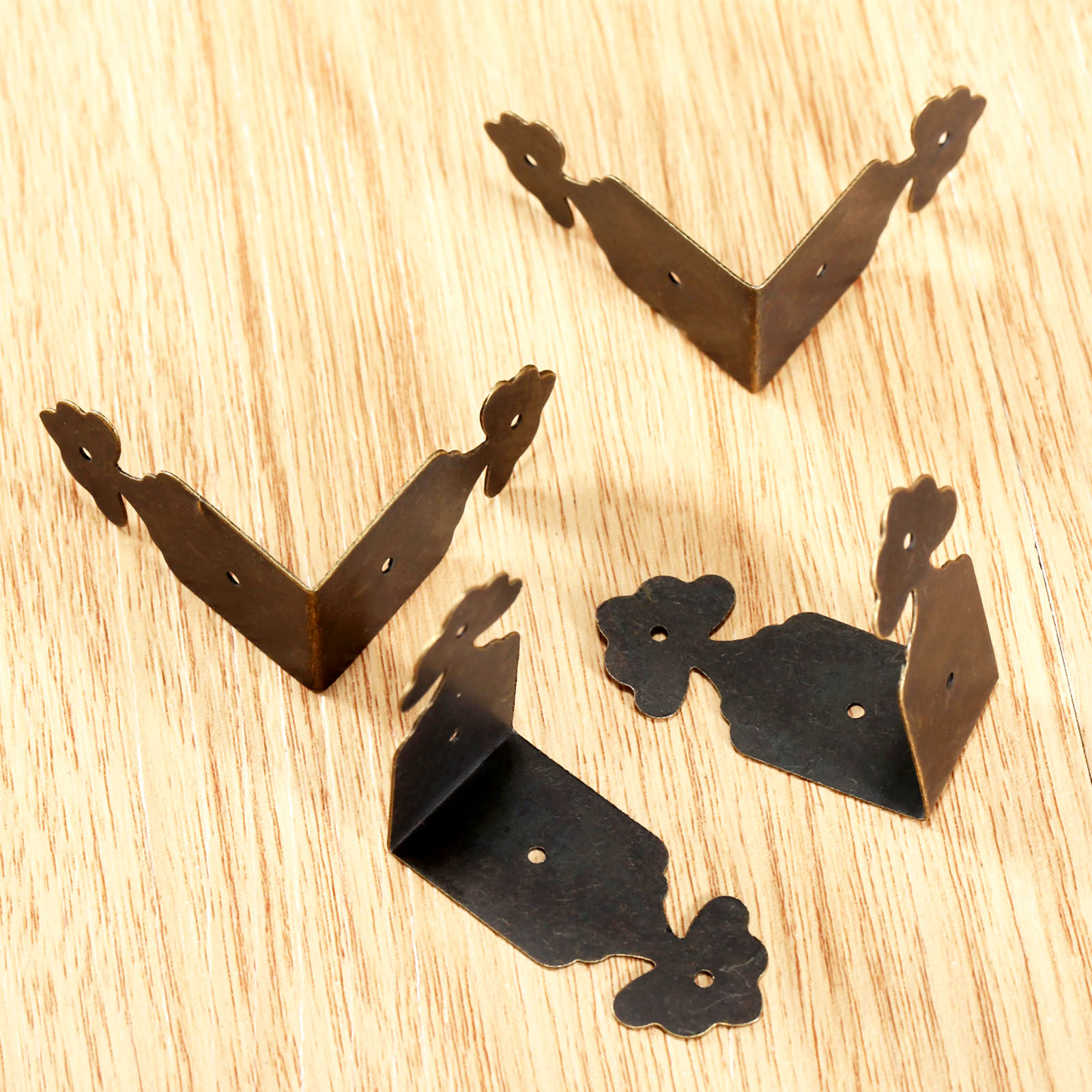 4 Pcs Decorativo Salva Angolo  - Furniture Hardware For Legs recensione e prezzo